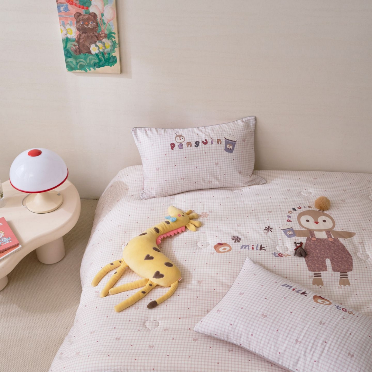 91家纺网 家纺一手货源 找家纺 久典家居 2026新款A类全棉双层纱数码定位花型春秋被夏被 小企鹅