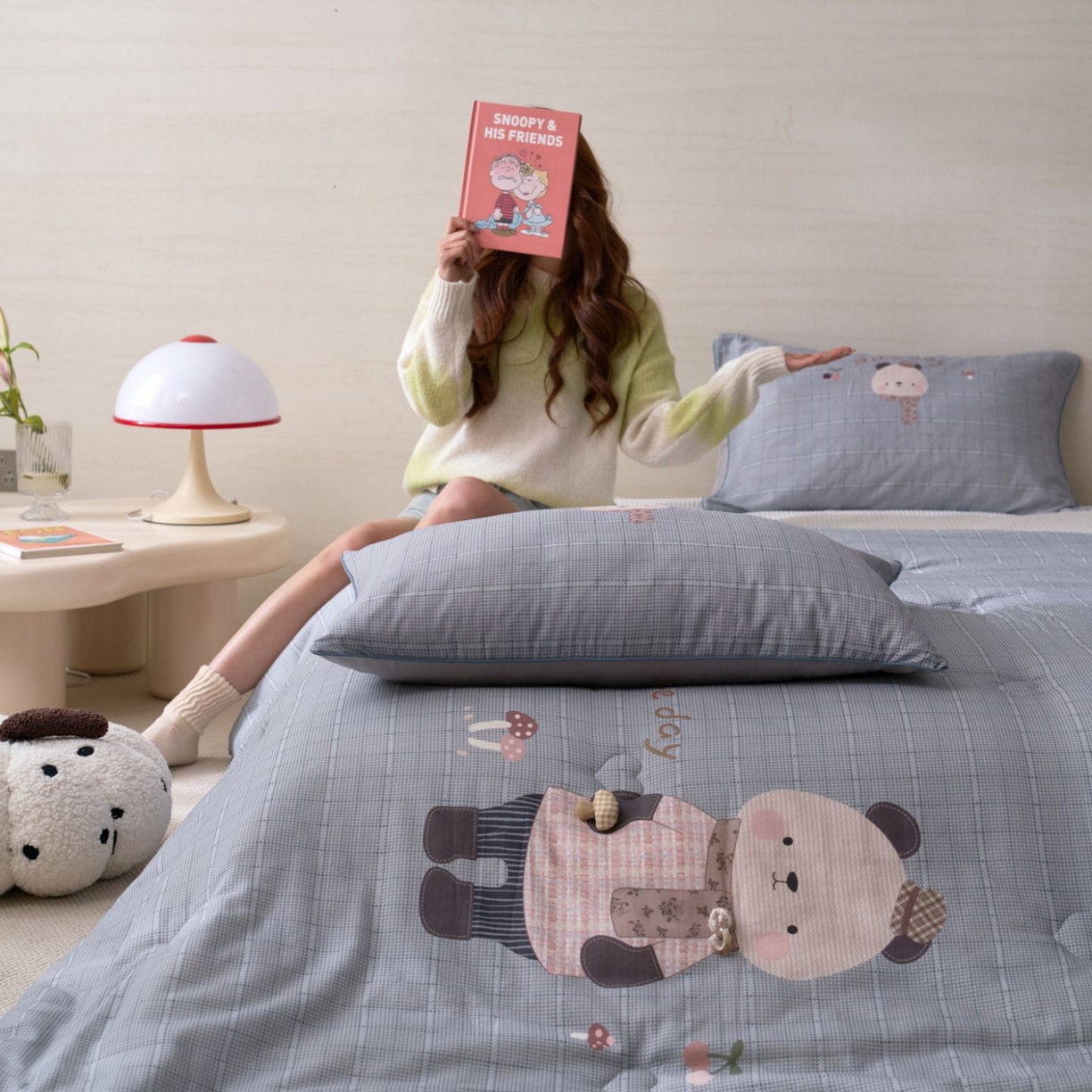 91家纺网 家纺一手货源 找家纺 久典家居 2026新款A类全棉双层纱数码定位花型春秋被夏被 小熊猫