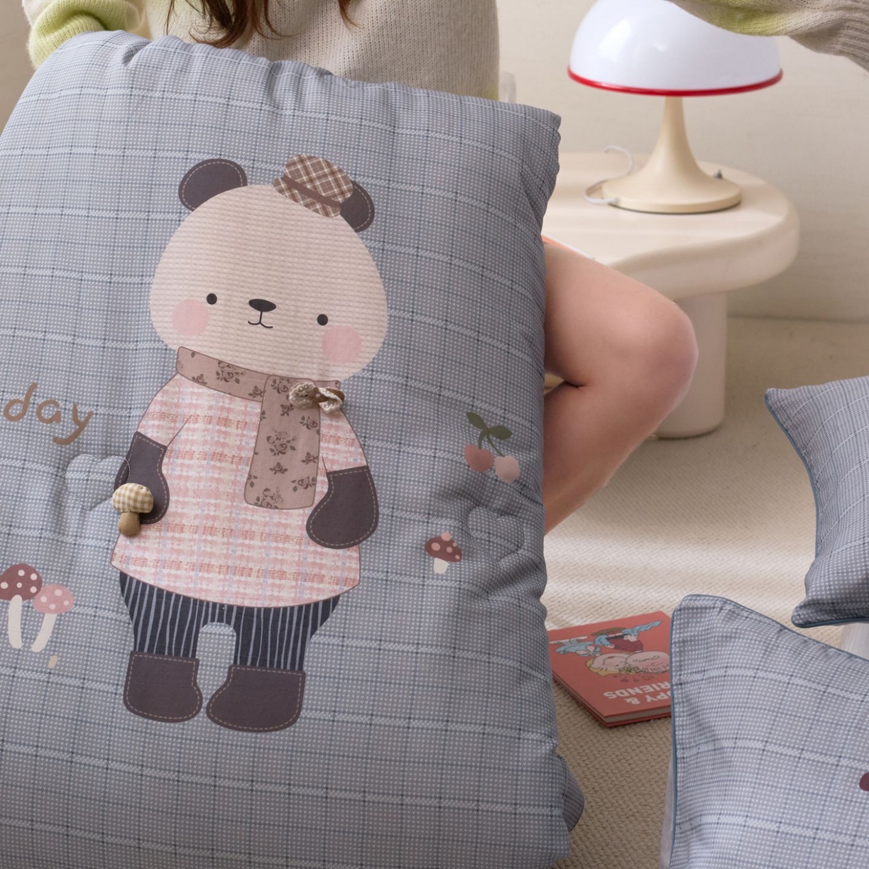 91家纺网 家纺一手货源 找家纺 久典家居 2026新款A类全棉双层纱数码定位花型春秋被夏被 小熊猫