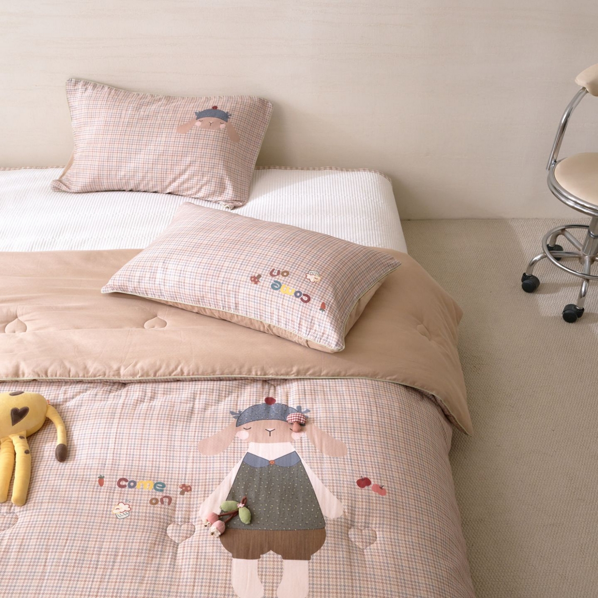 91家纺网 家纺一手货源 找家纺 久典家居 2026新款A类全棉双层纱数码定位花型春秋被夏被 兔哆哆