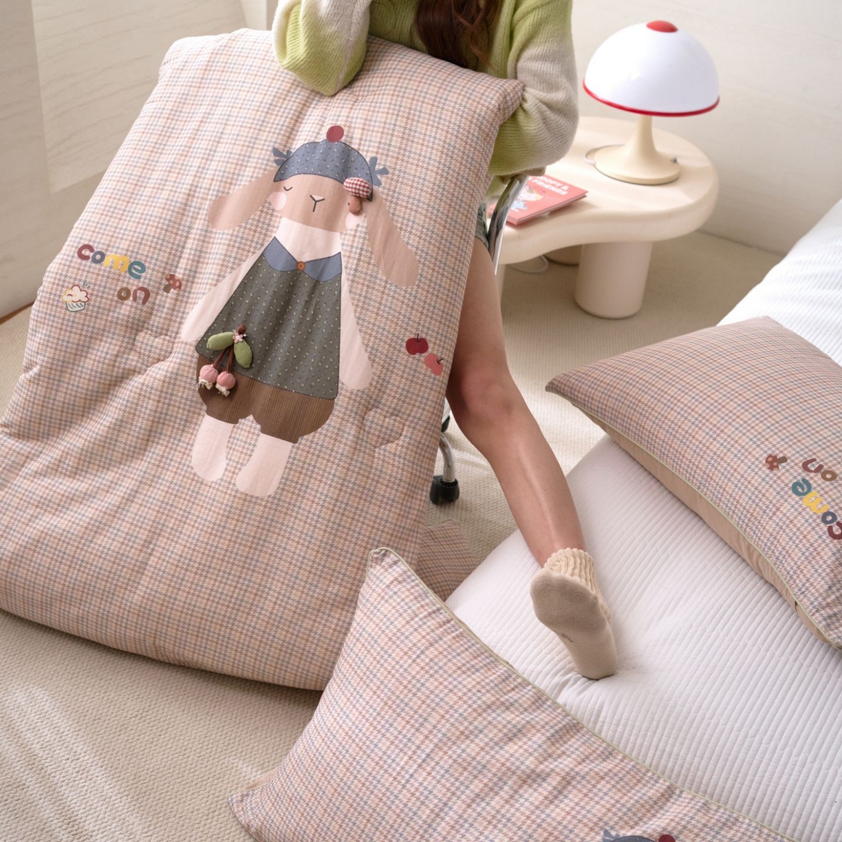 91家纺网 家纺一手货源 找家纺 久典家居 2026新款A类全棉双层纱数码定位花型春秋被夏被 兔哆哆