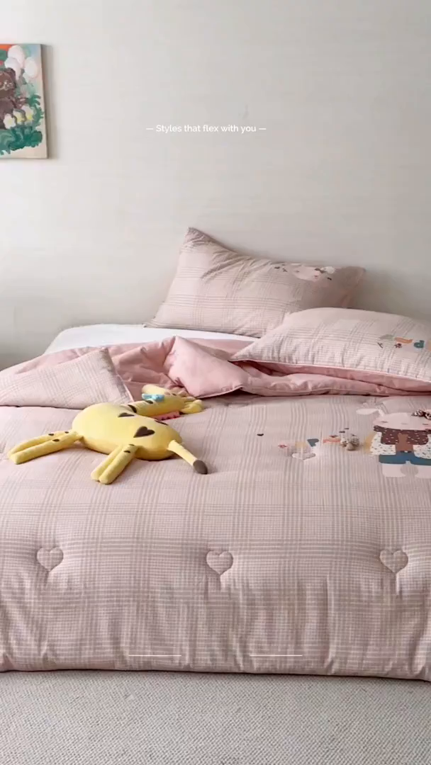 91家纺网 家纺一手货源 找家纺 久典家居 2026新款A类全棉双层纱数码定位花型春秋被夏被 可爱兔