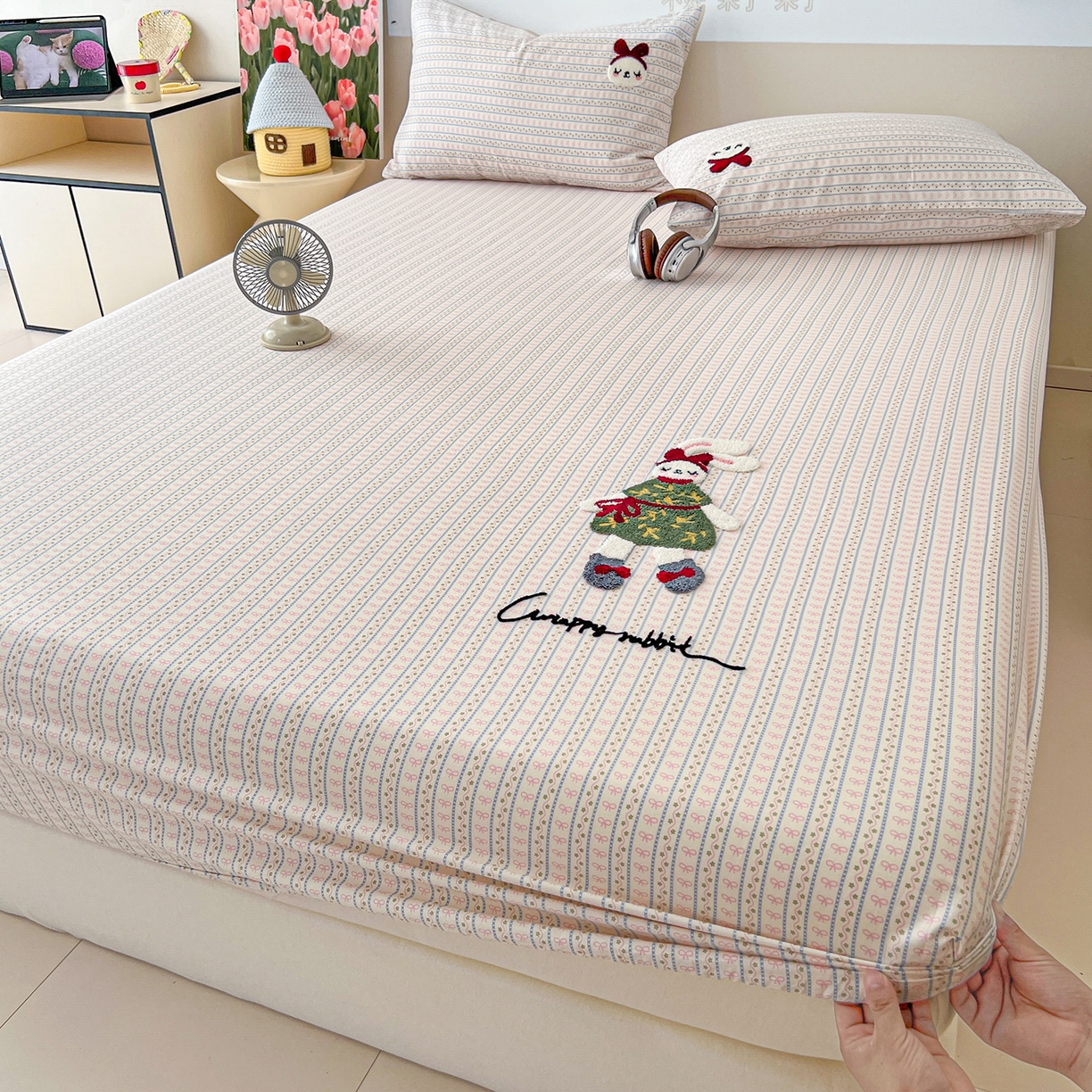 91家纺网 家纺一手货源 找家纺 舒居家纺 2026新款13070全棉纯棉毛巾绣单床笠床笠单件 友谊结