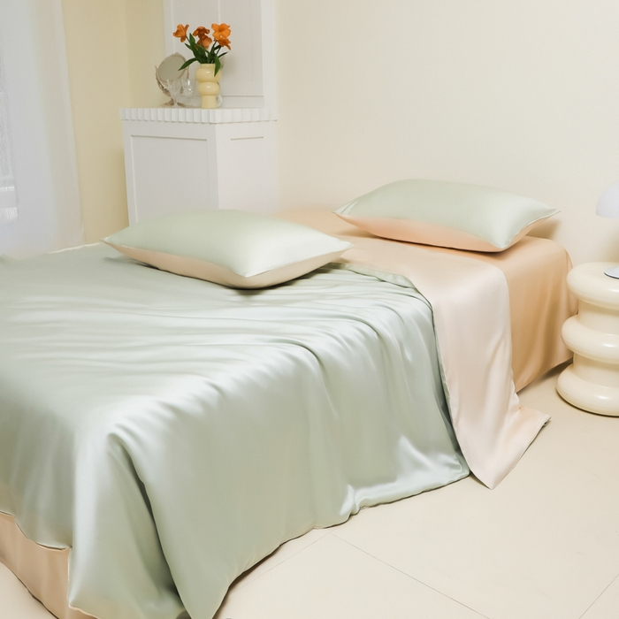 91家纺网 家纺一手货源 找家纺 缦绣阁家纺 2026新款夏季水洗冰丝轻奢四件套及丝滑裸睡被套被罩单品 淡绿奶昔