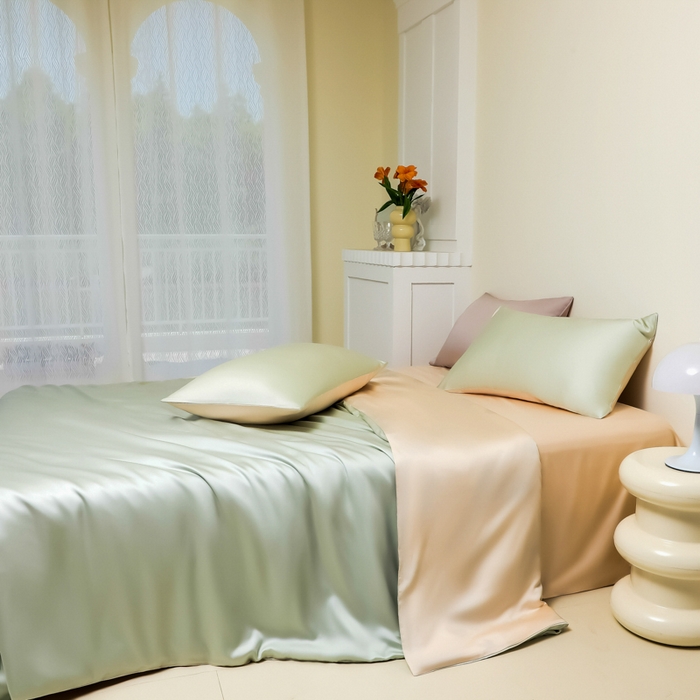 91家纺网 家纺一手货源 找家纺 缦绣阁家纺 2026新款夏季水洗冰丝轻奢四件套及丝滑裸睡被套被罩单品 淡绿奶昔