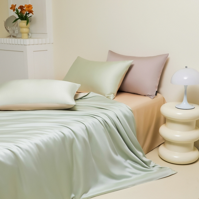 91家纺网 家纺一手货源 找家纺 缦绣阁家纺 2026新款夏季水洗冰丝轻奢四件套及丝滑裸睡被套被罩单品 淡绿奶昔