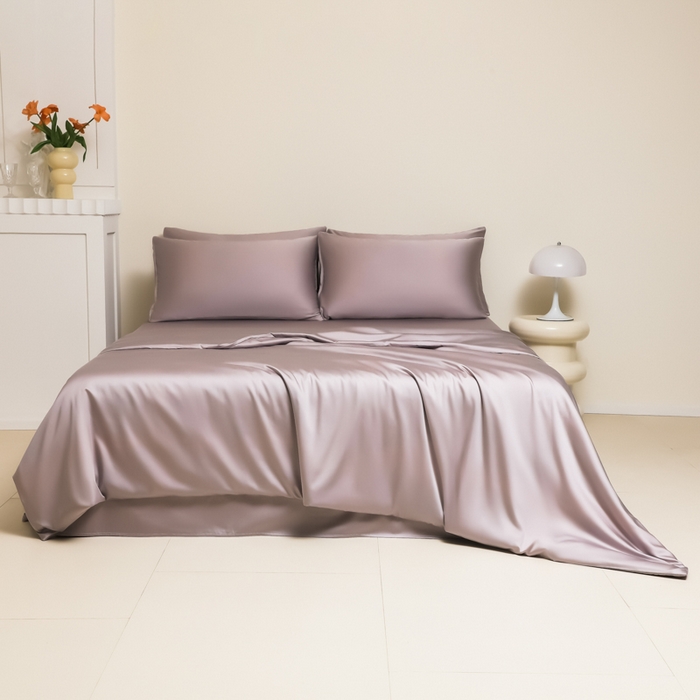 91家纺网 家纺一手货源 找家纺 缦绣阁家纺 2026新款夏季水洗冰丝轻奢四件套及丝滑裸睡被套被罩单品 椰子灰