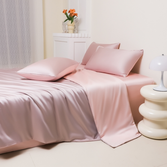 91家纺网 家纺一手货源 找家纺 缦绣阁家纺 2026新款夏季水洗冰丝轻奢四件套及丝滑裸睡被套被罩单品 豆沙紫+粉