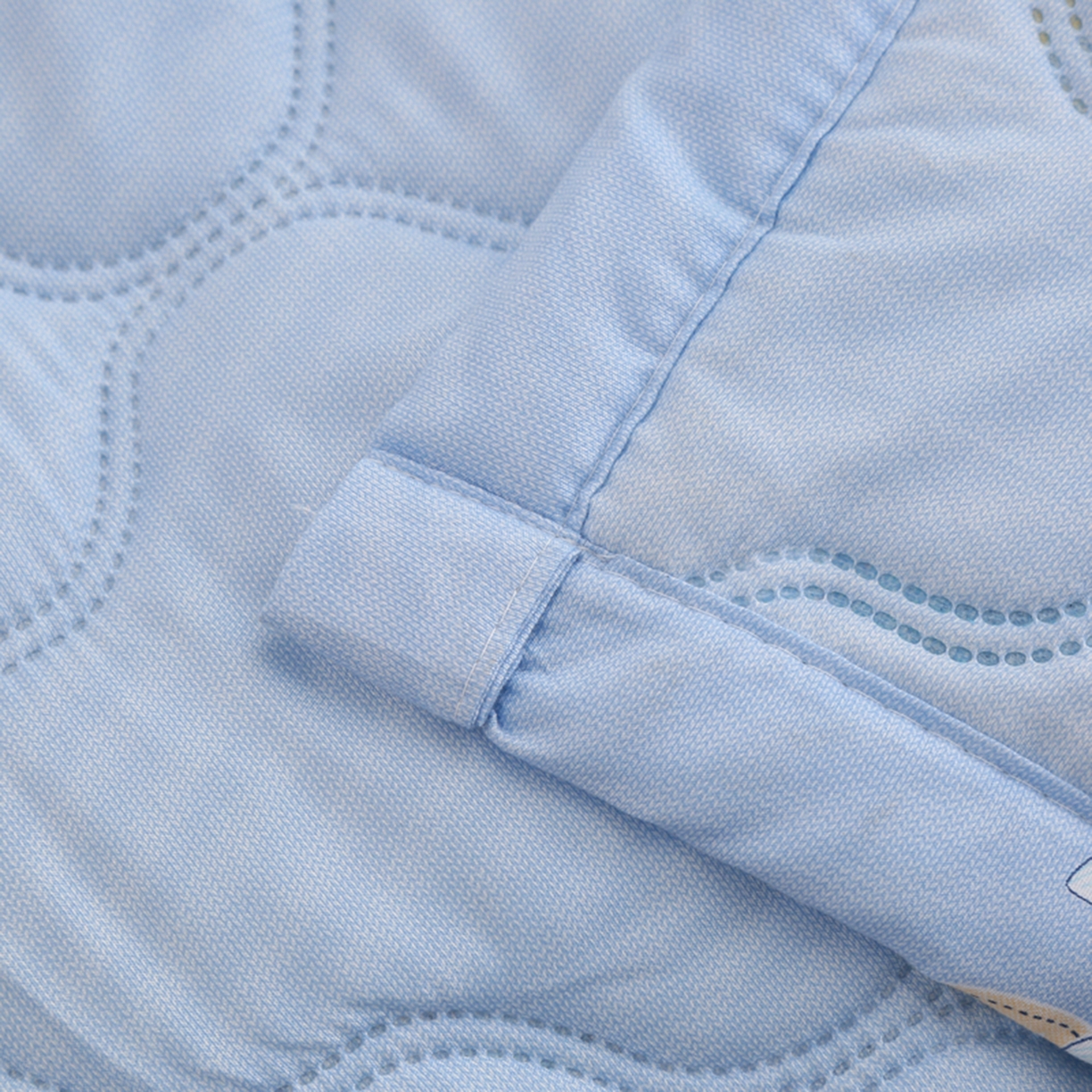 91家纺网 家纺一手货源 找家纺 悦织湾家纺 2026新款超声波夏被亲肤绒夏凉被芦荟棉夏季被子批发供货赠品礼品被便宜夏被空调被 暗香