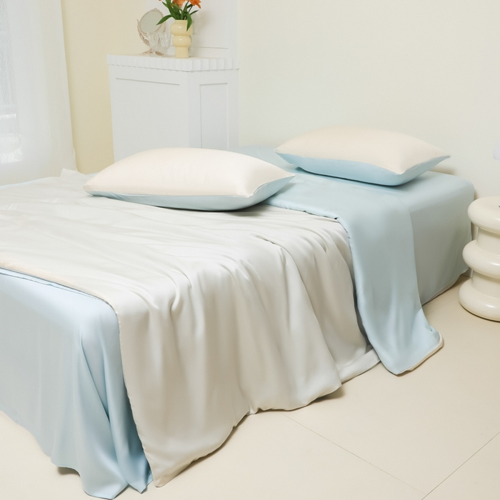 91家纺网 家纺一手货源 找家纺 缦绣阁家纺 2026新款夏季水洗冰丝轻奢四件套及丝滑裸睡被套被罩单品 芝士碧湖兰