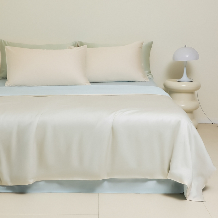 91家纺网 家纺一手货源 找家纺 缦绣阁家纺 2026新款夏季水洗冰丝轻奢四件套及丝滑裸睡被套被罩单品 芝士碧湖兰