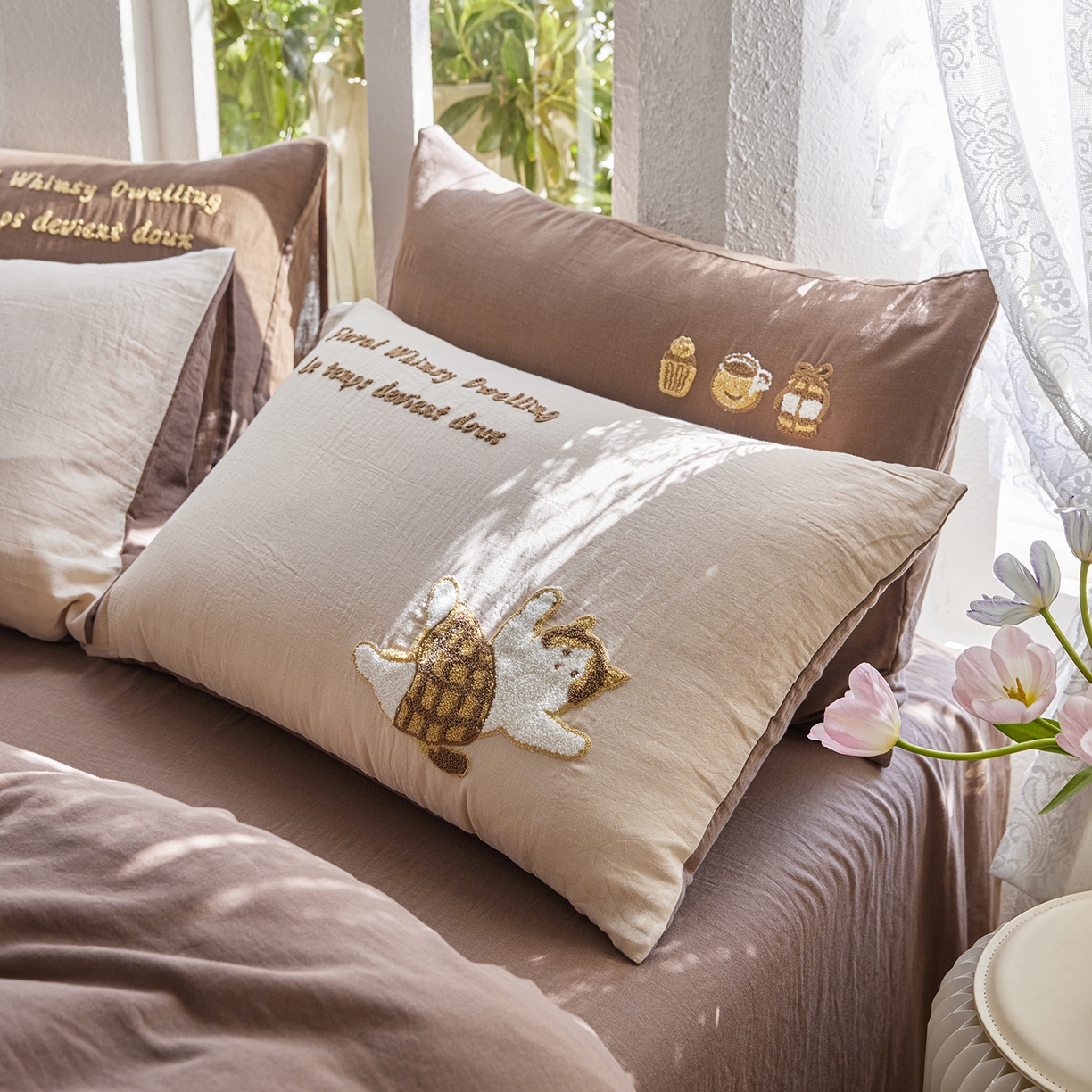 91家纺网 家纺一手货源 找家纺 沐珩家纺 2026新款直播爆款A类母婴级素色全棉双层皱皱纱绣花纯棉双层纱四件套 慕斯小猫