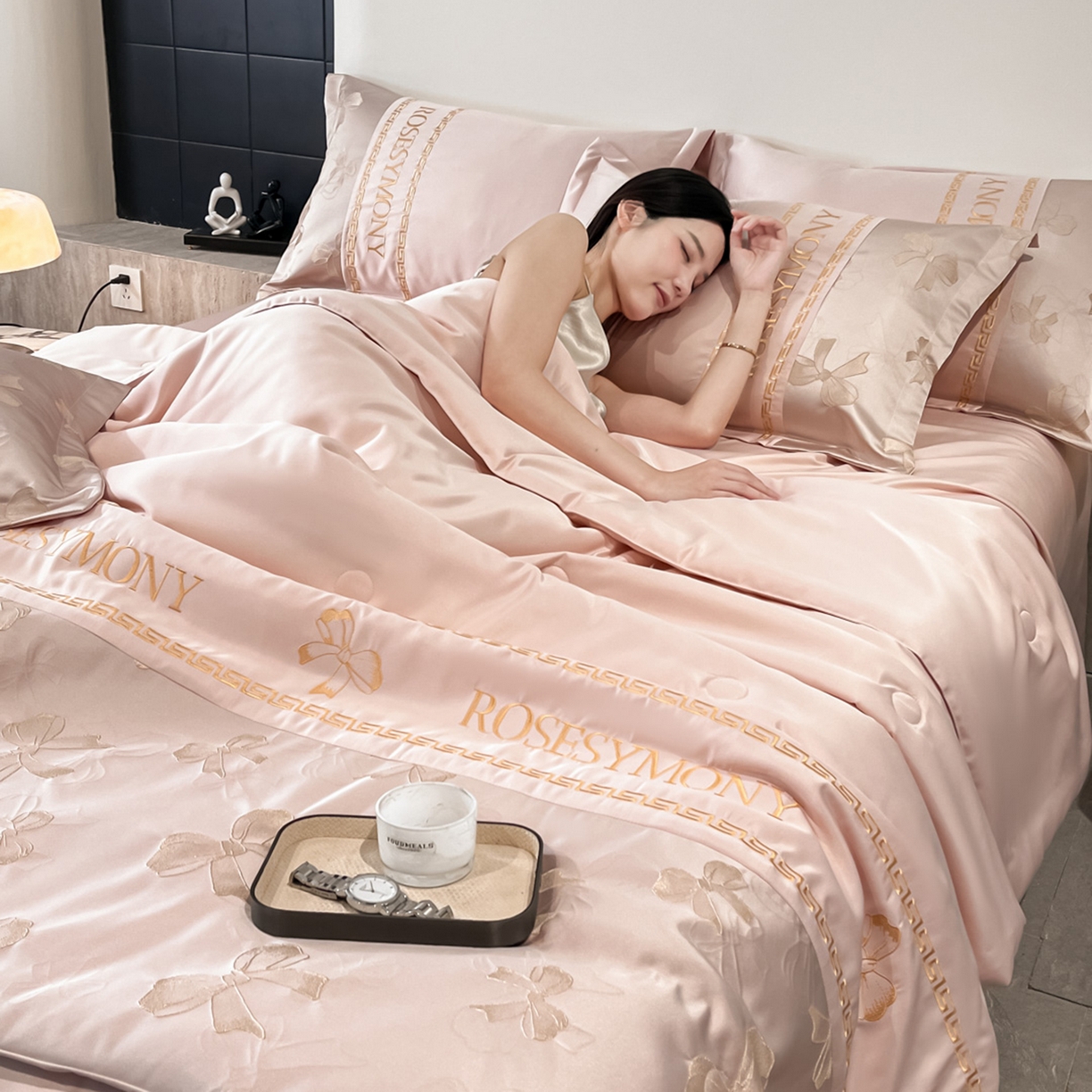 91家纺网 家纺一手货源 找家纺 （总）宇航家纺 2026新款A类金丝浮雕提花水洗真丝夏被四件套