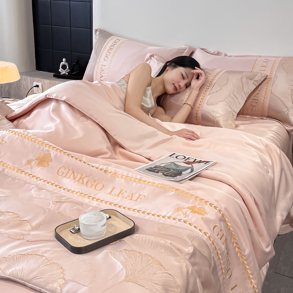 91家纺网 家纺一手货源 找家纺 （总）宇航家纺 2026新款A类金丝浮雕提花水洗真丝夏被四件套