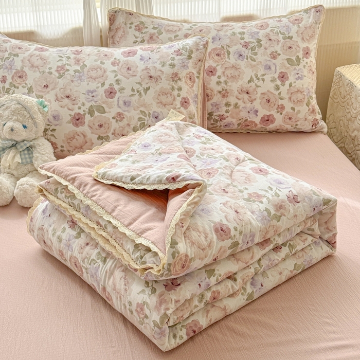 91家纺网 家纺一手货源 找家纺 水木坊 2026新款云感双层纱抗菌花边夏被夏凉被空调被-晴风系列 晴风-花漾集