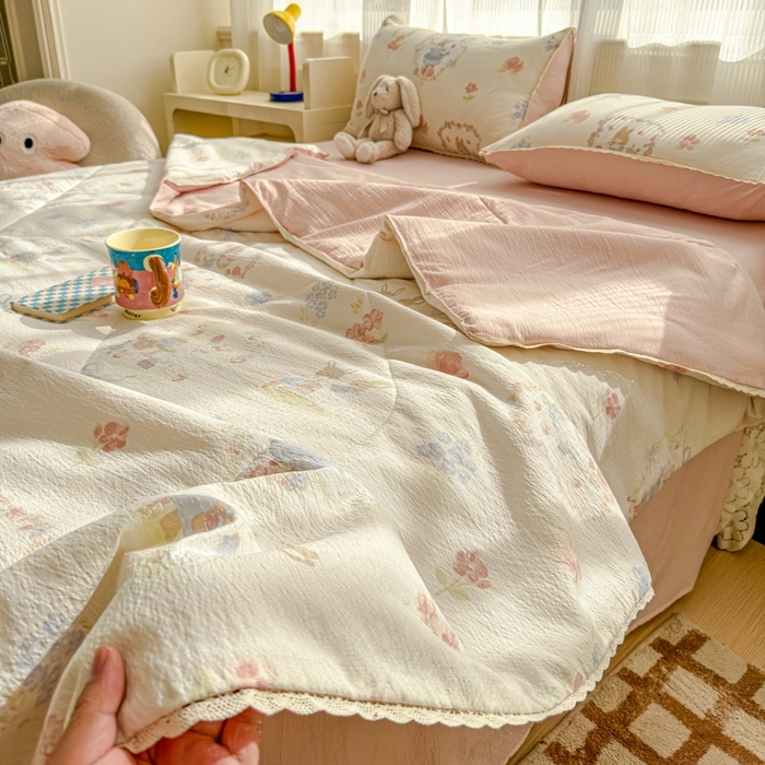 91家纺网 家纺一手货源 找家纺 水木坊 2026新款云感双层纱抗菌花边夏被夏凉被空调被-晴风系列 晴风-镜子里的兔