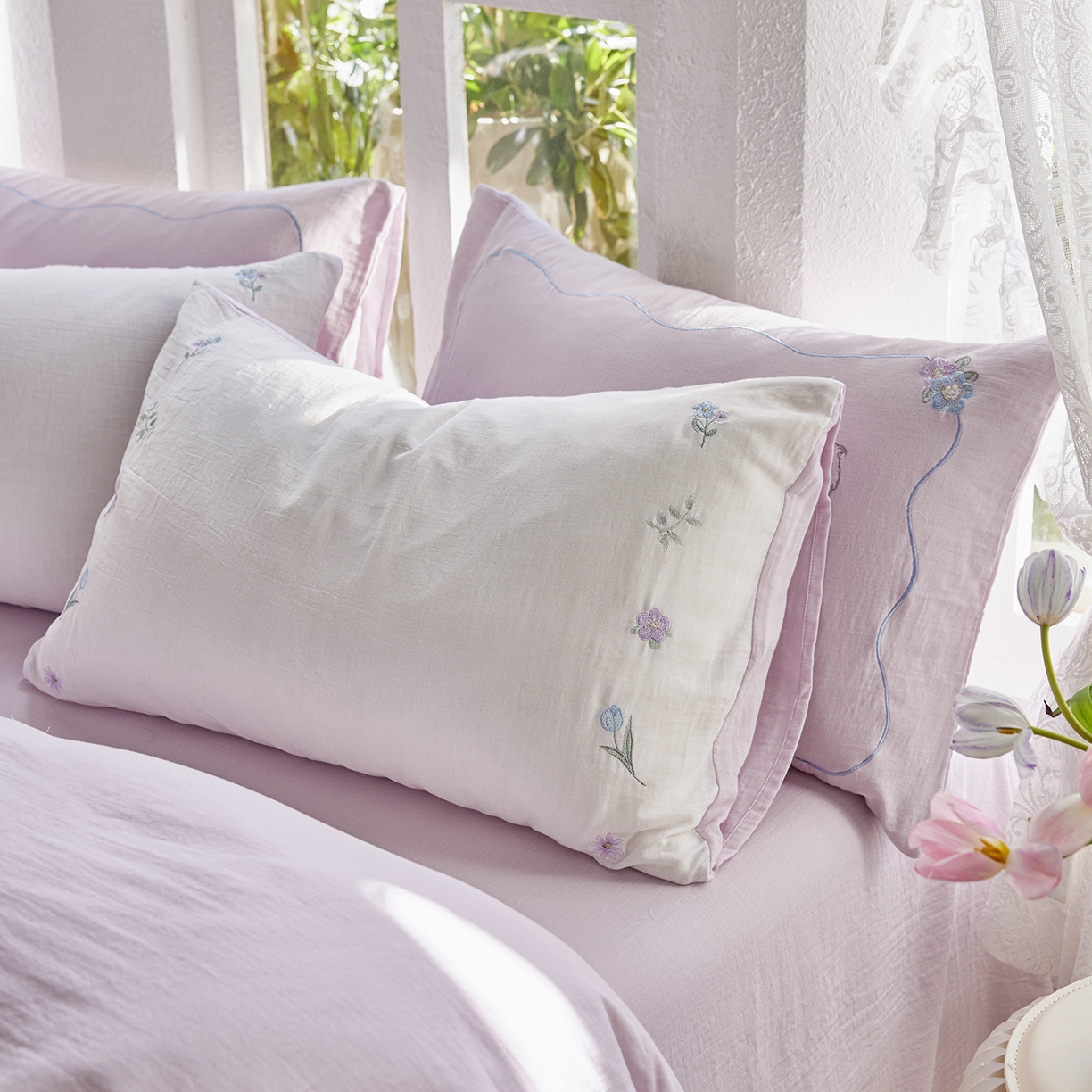 91家纺网 家纺一手货源 找家纺 沐珩家纺 2026新款直播爆款A类母婴级素色全棉双层皱皱纱绣花纯棉双层纱四件套 香芋小花猫