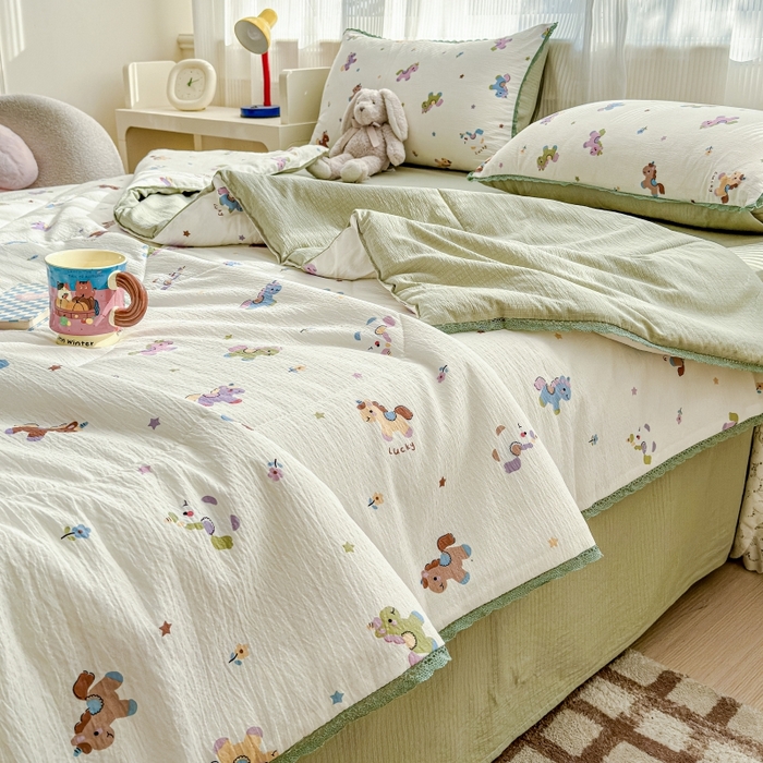 91家纺网 家纺一手货源 找家纺 水木坊 2026新款云感双层纱抗菌花边夏被夏凉被空调被-晴风系列 晴风-童年木马