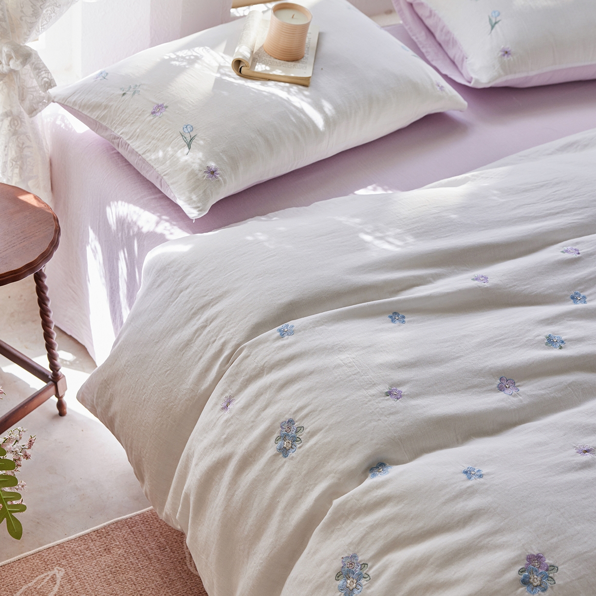 91家纺网 家纺一手货源 找家纺 沐珩家纺 2026新款直播爆款A类母婴级素色全棉双层皱皱纱绣花纯棉双层纱四件套 香芋小花猫