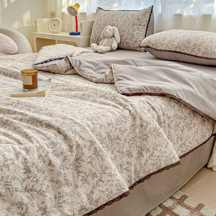 91家纺网 家纺一手货源 找家纺 水木坊 2026新款云感双层纱抗菌花边夏被夏凉被空调被-晴风系列 晴风-竹歆花语