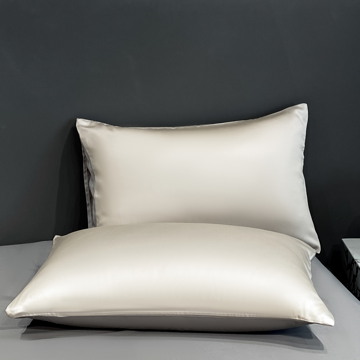 91家纺网 家纺一手货源 找家纺 云棉坊 2026新款水洗冰丝夏被-满绣系列 腊肠狗-梧桐灰