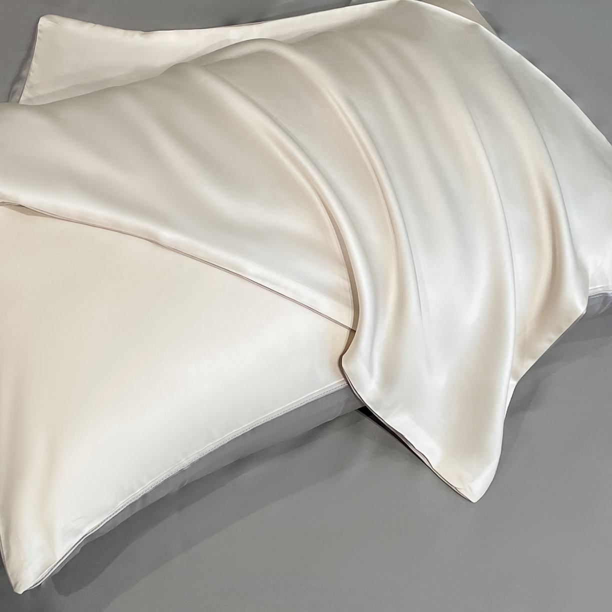 91家纺网 家纺一手货源 找家纺 云棉坊 2026新款水洗冰丝夏被-满绣系列 腊肠狗-梧桐灰