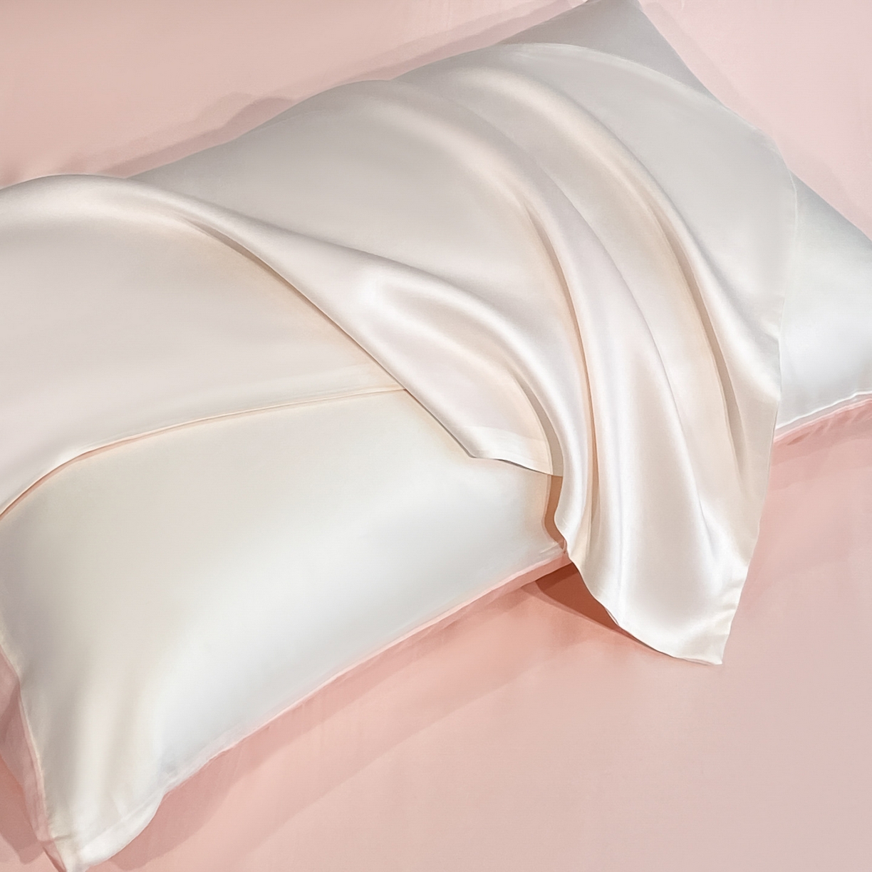 91家纺网 家纺一手货源 找家纺 云棉坊 2026新款水洗冰丝夏被-满绣系列 蝴蝶结-奶白粉