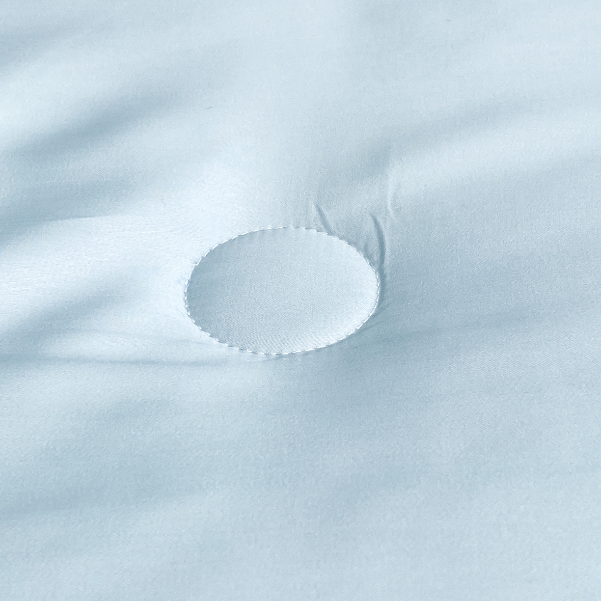 91家纺网 家纺一手货源 找家纺 云棉坊 2026新款水洗冰丝夏被-满绣系列 波点-清澈兰