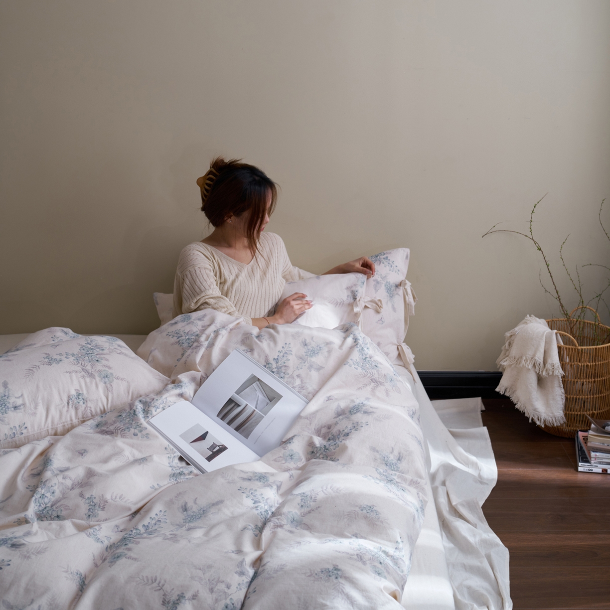 91家纺网 家纺一手货源 找家纺 久典家居 2026新款A类棉麻数码印花四件套 蓝絮花影