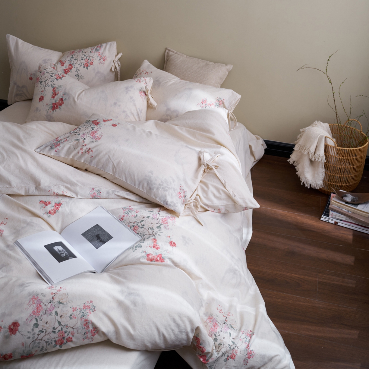 91家纺网 家纺一手货源 找家纺 久典家居 2026新款A类棉麻数码印花四件套 花间集