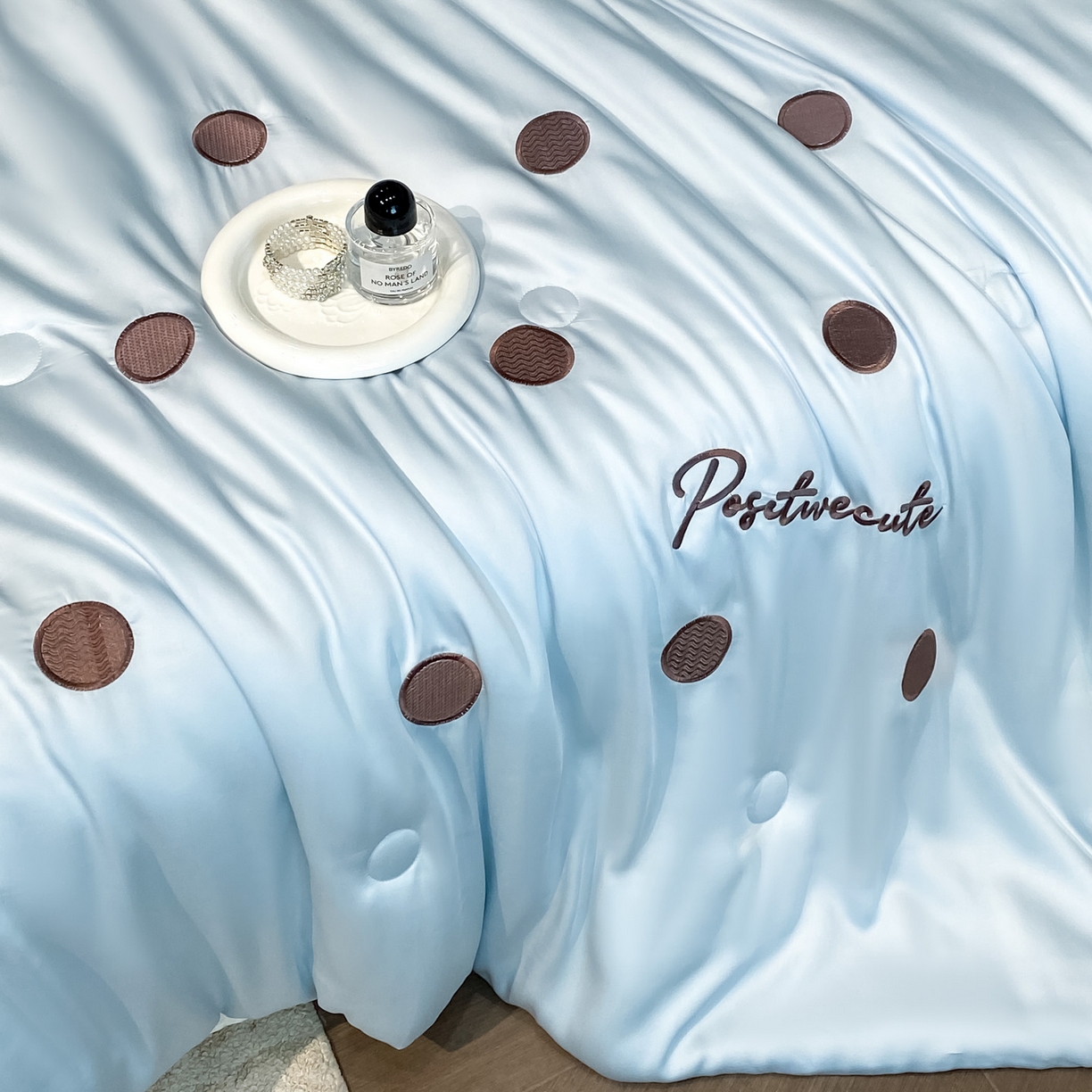 91家纺网 家纺一手货源 找家纺 云棉坊 2026新款水洗冰丝夏被-满绣系列 波点-清澈兰