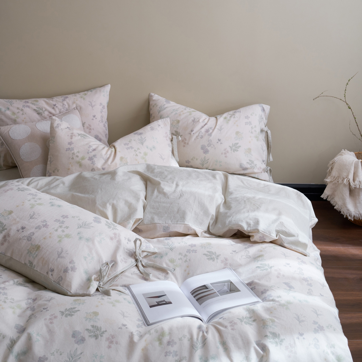 91家纺网 家纺一手货源 找家纺 久典家居 2026新款A类棉麻数码印花四件套 春野织梦