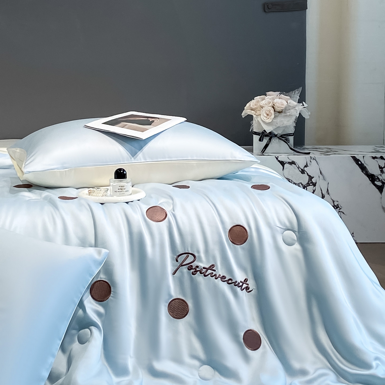 91家纺网 家纺一手货源 找家纺 云棉坊 2026新款水洗冰丝夏被-满绣系列 波点-清澈兰