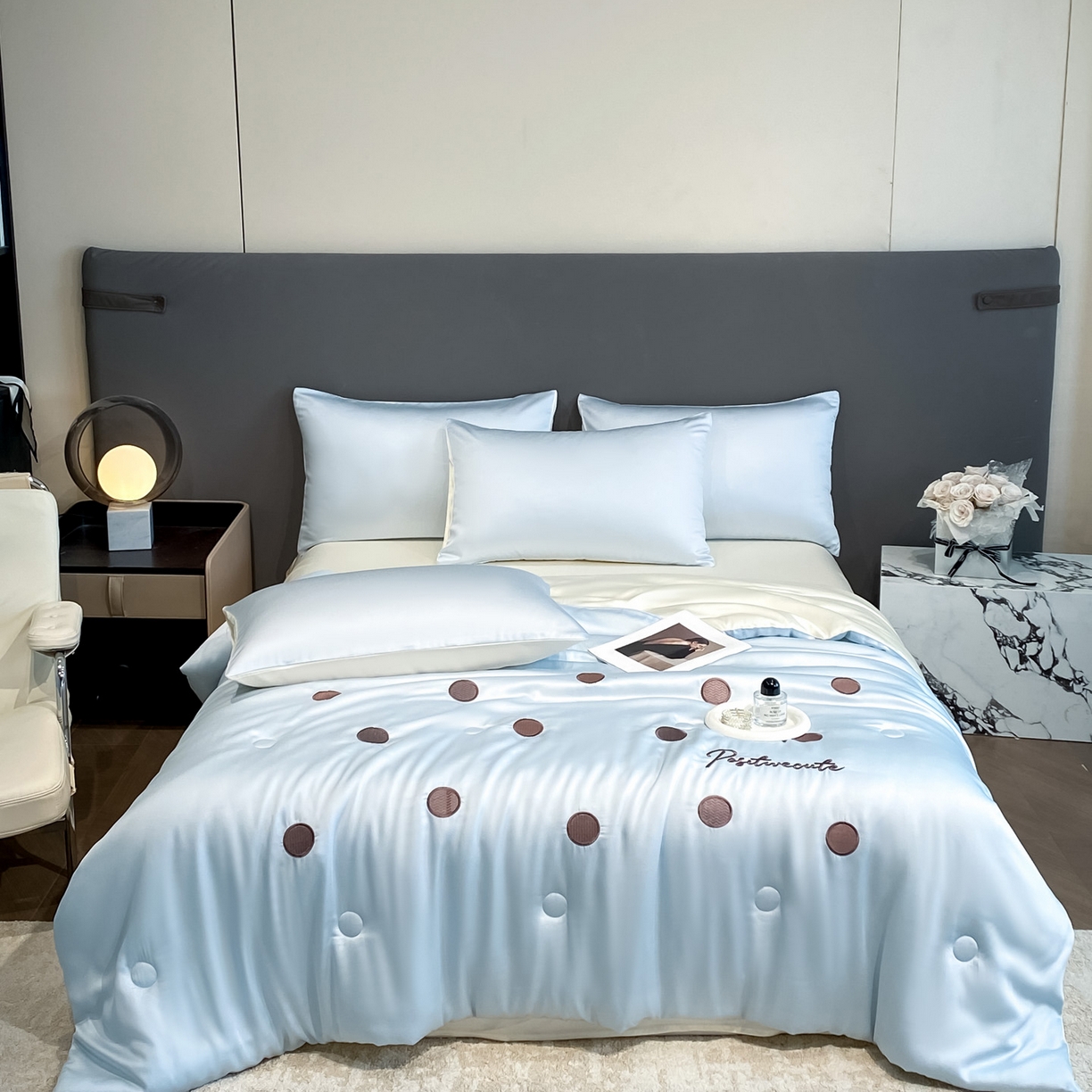 91家纺网 家纺一手货源 找家纺 云棉坊 2026新款水洗冰丝夏被-满绣系列 波点-清澈兰