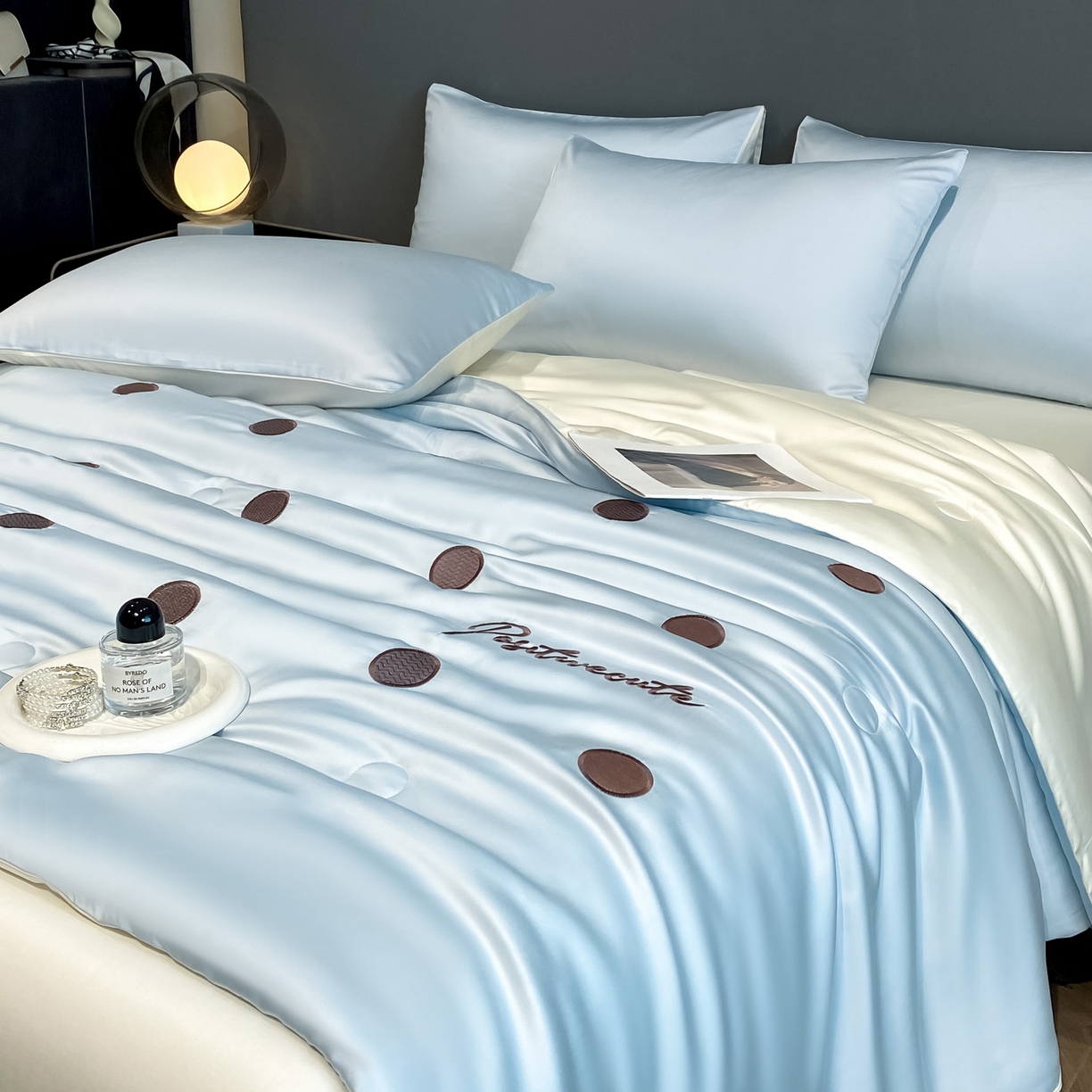 91家纺网 家纺一手货源 找家纺 云棉坊 2026新款水洗冰丝夏被-满绣系列 波点-清澈兰