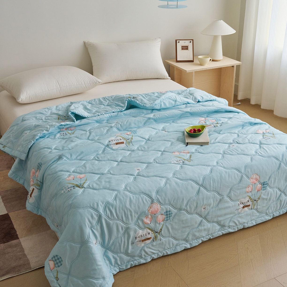 91家纺网 家纺一手货源 找家纺 悦织湾家纺 2026新款超声波夏被亲肤绒夏凉被芦荟棉夏季被子批发供货赠品礼品被便宜夏被空调被 蓝恋