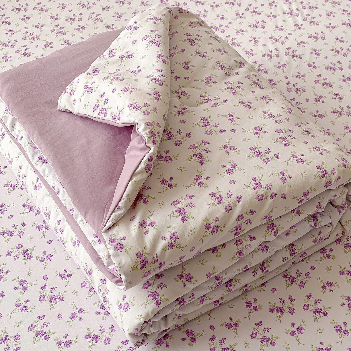 91家纺网 家纺一手货源 找家纺 纽缦家纺 2026春夏新款A类古法水洗棉夏被夏凉被空调被 波影紫