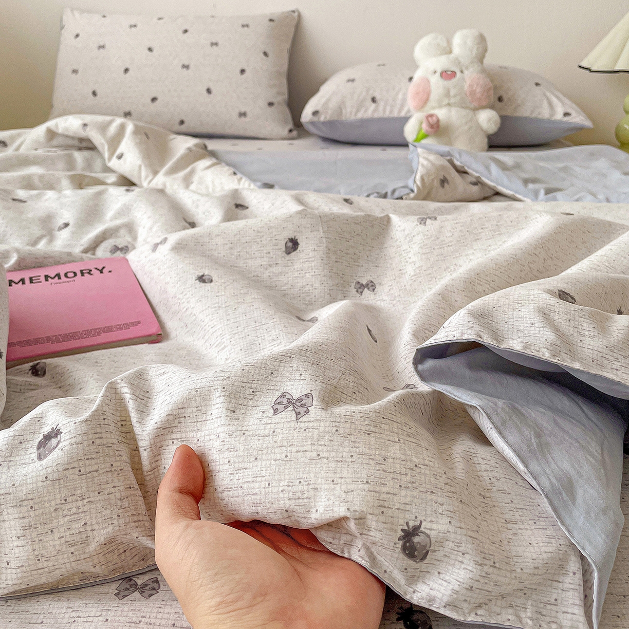 91家纺网 家纺一手货源 找家纺 纽缦家纺 2026春夏新款A类古法水洗棉夏被夏凉被空调被 初春灰