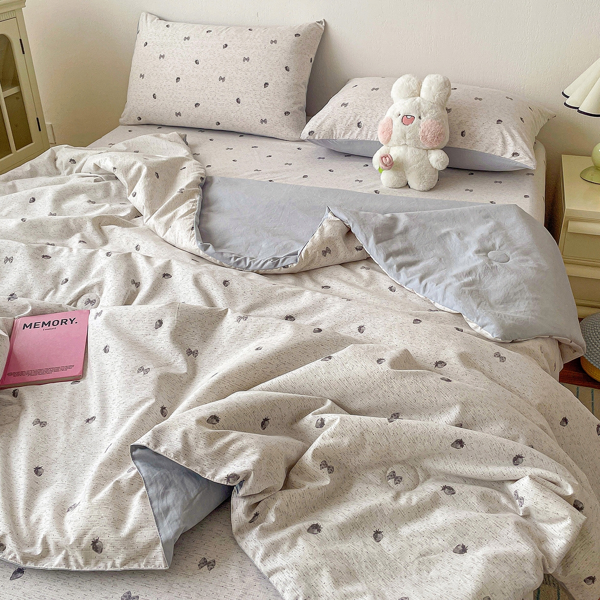 91家纺网 家纺一手货源 找家纺 纽缦家纺 2026春夏新款A类古法水洗棉夏被夏凉被空调被 初春灰