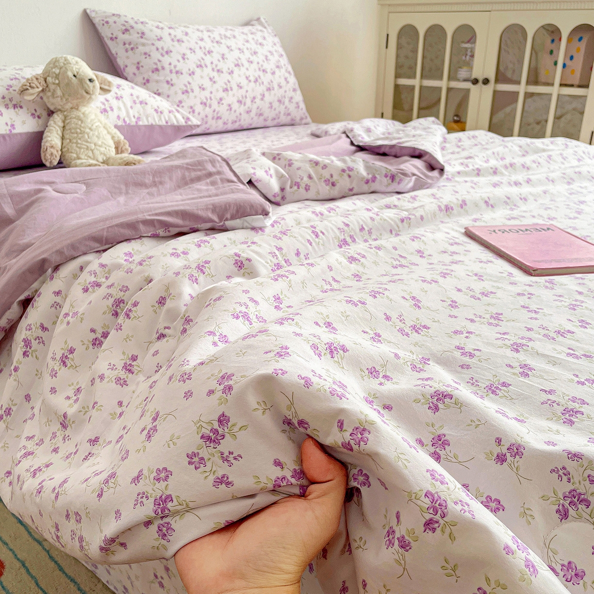 91家纺网 家纺一手货源 找家纺 纽缦家纺 2026春夏新款A类古法水洗棉夏被夏凉被空调被 波影紫