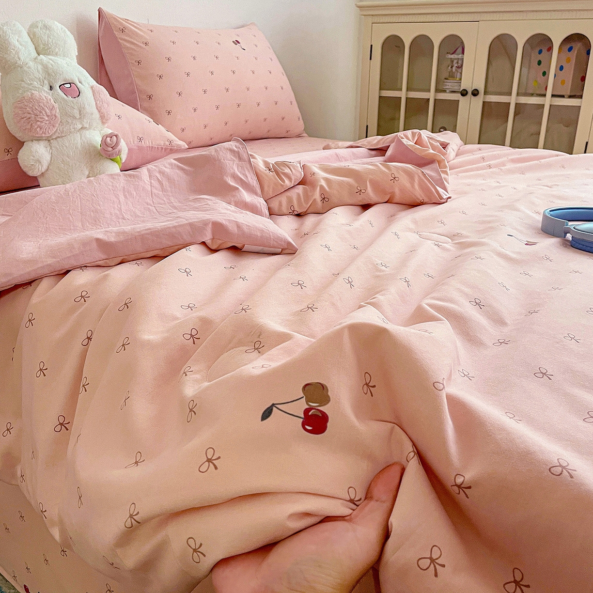 91家纺网 家纺一手货源 找家纺 纽缦家纺 2026春夏新款A类古法水洗棉夏被夏凉被空调被 梦樱粉