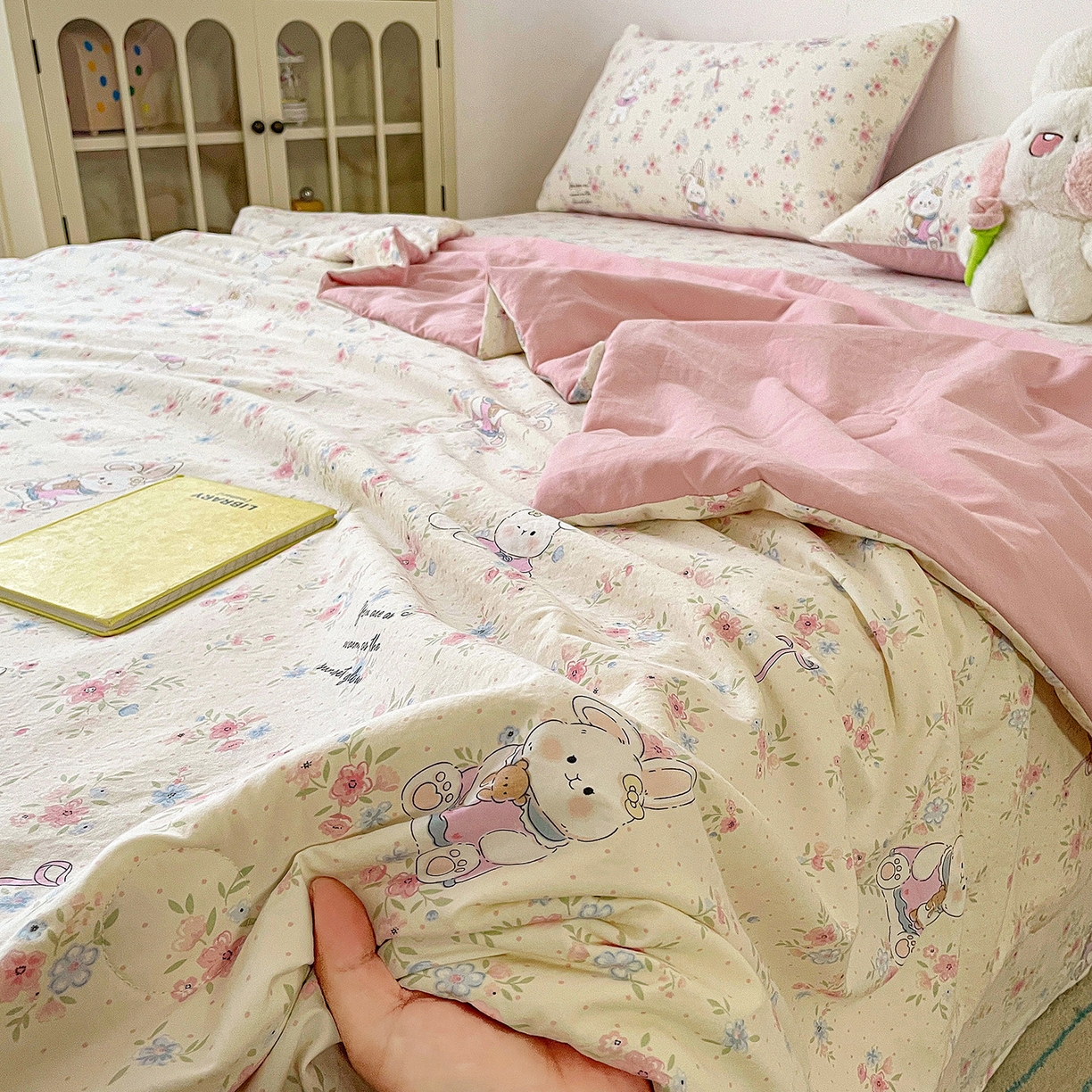 91家纺网 家纺一手货源 找家纺 纽缦家纺 2026春夏新款A类古法水洗棉夏被夏凉被空调被 美丽小兔