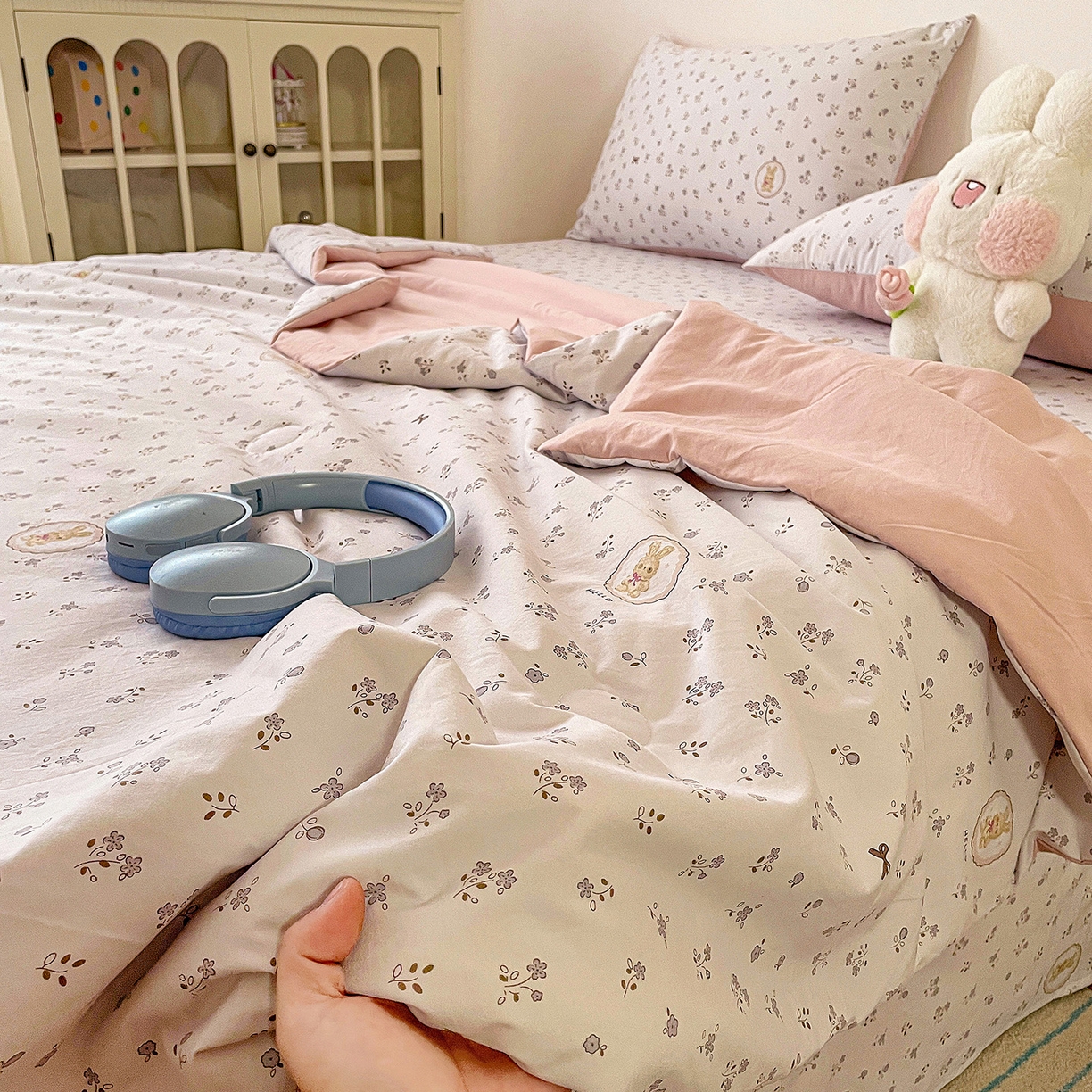 91家纺网 家纺一手货源 找家纺 纽缦家纺 2026春夏新款A类古法水洗棉夏被夏凉被空调被 恋空灰