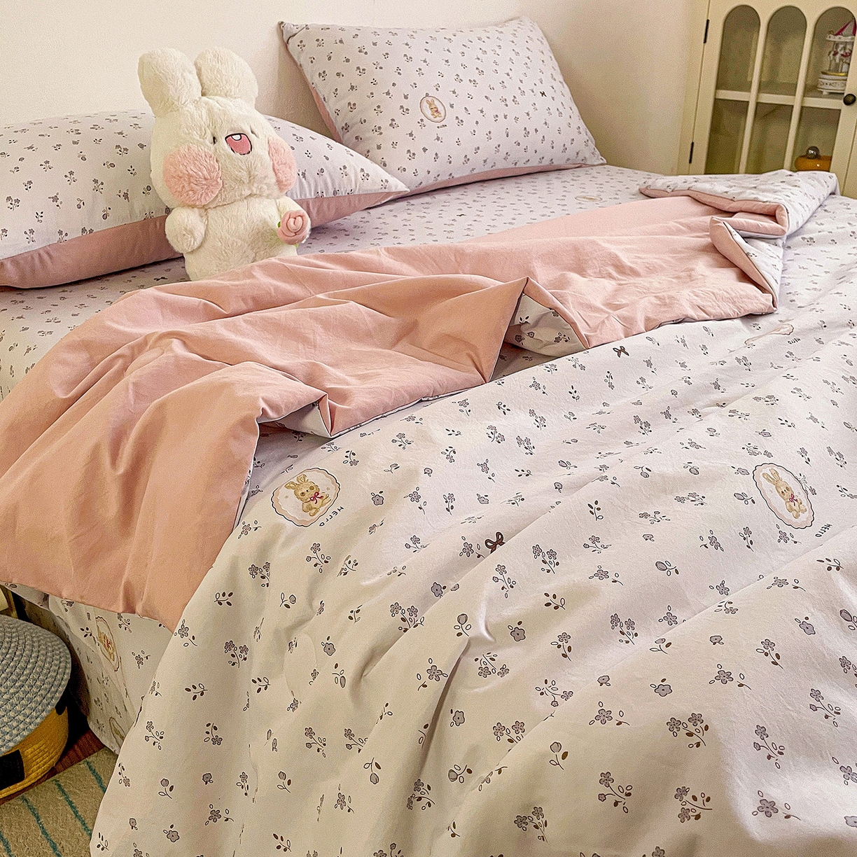 91家纺网 家纺一手货源 找家纺 纽缦家纺 2026春夏新款A类古法水洗棉夏被夏凉被空调被 恋空灰