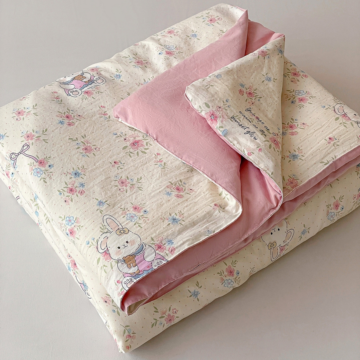 91家纺网 家纺一手货源 找家纺 纽缦家纺 2026春夏新款A类古法水洗棉夏被夏凉被空调被 美丽小兔