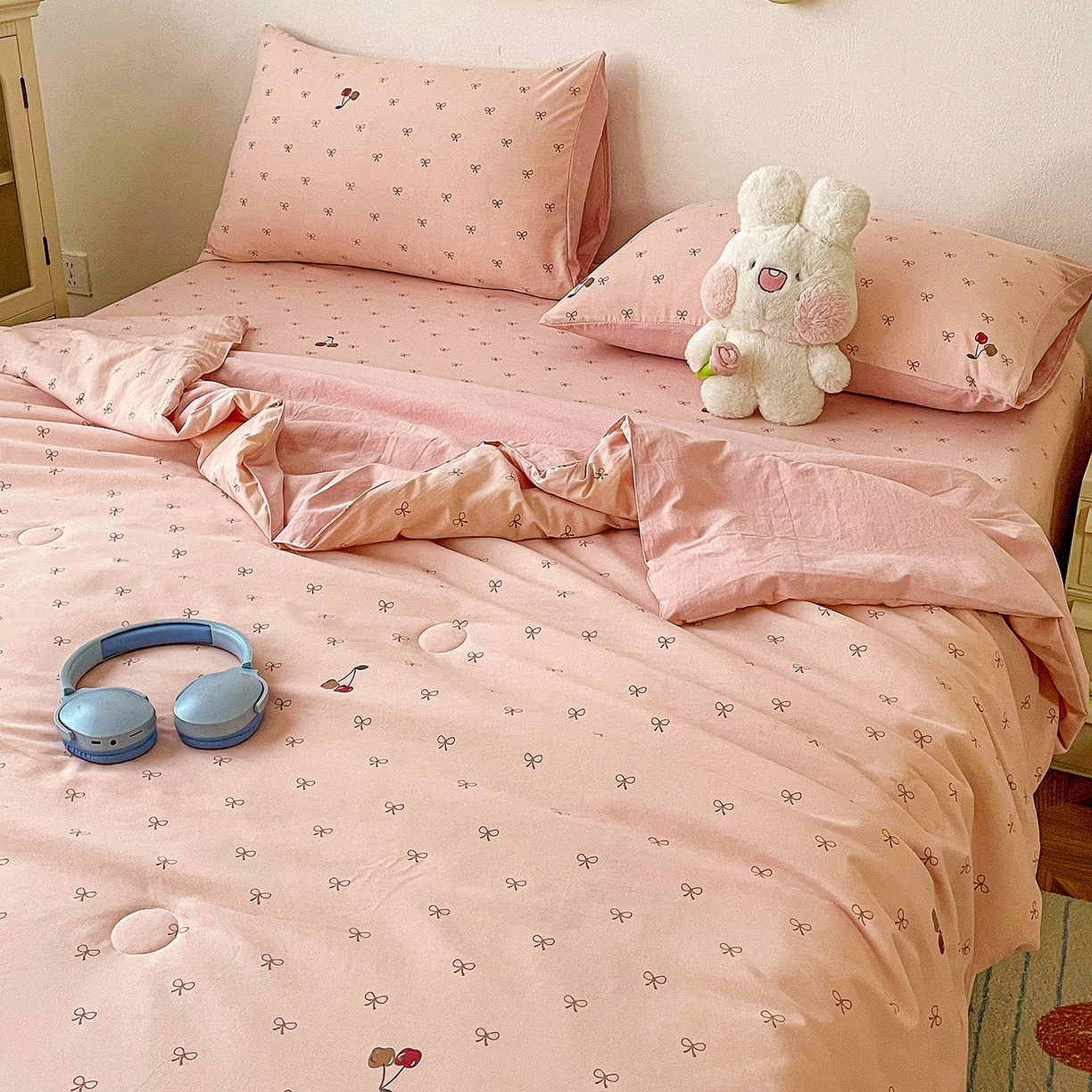 91家纺网 家纺一手货源 找家纺 纽缦家纺 2026春夏新款A类古法水洗棉夏被夏凉被空调被 梦樱粉