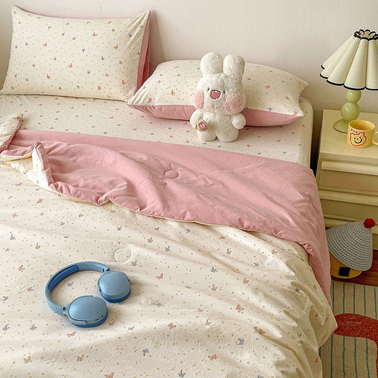 91家纺网 家纺一手货源 找家纺 纽缦家纺 2026春夏新款A类古法水洗棉夏被夏凉被空调被 彩蝶红