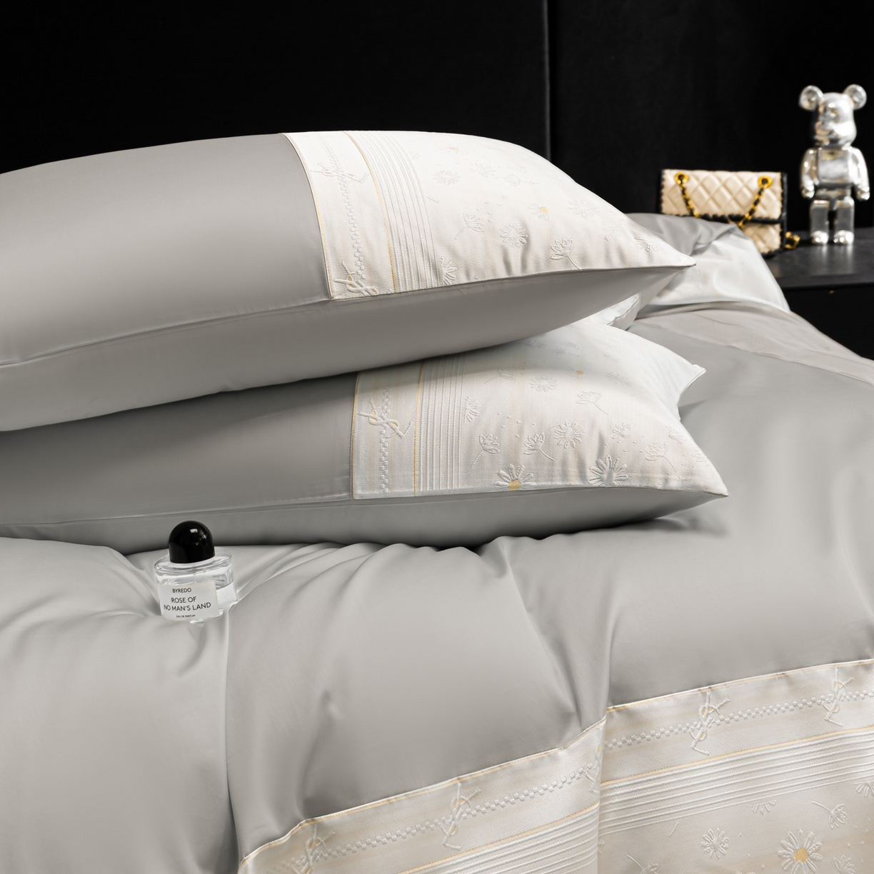 91家纺网 家纺一手货源 找家纺 女子家纺 2026春夏新款全棉纯棉刺绣拼角四件套-缦悦系列 缦悦-高级灰