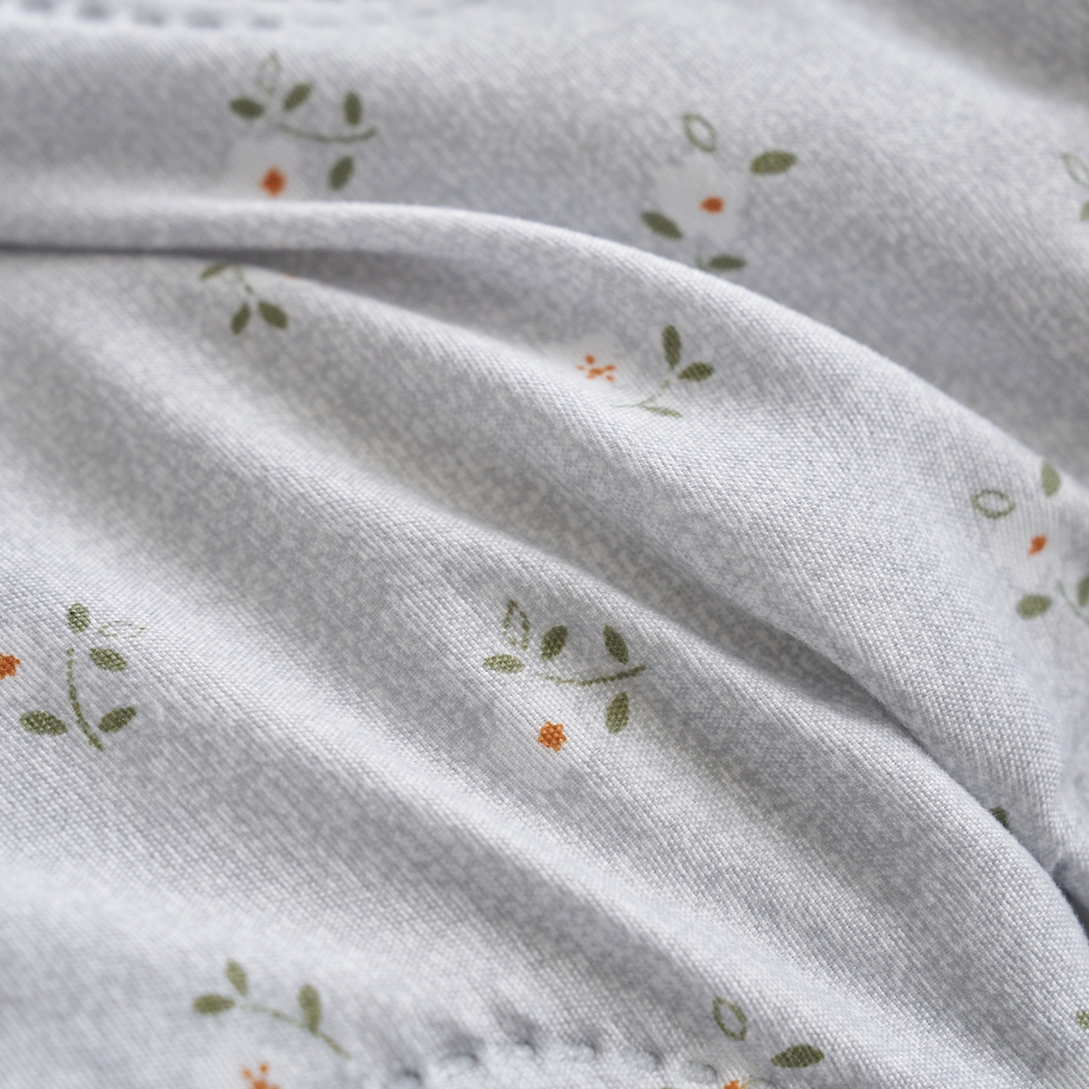 91家纺网 家纺一手货源 找家纺 悦织湾家纺 2026新款超声波夏被亲肤绒夏凉被芦荟棉夏季被子批发供货赠品礼品被便宜夏被空调被 绅士熊