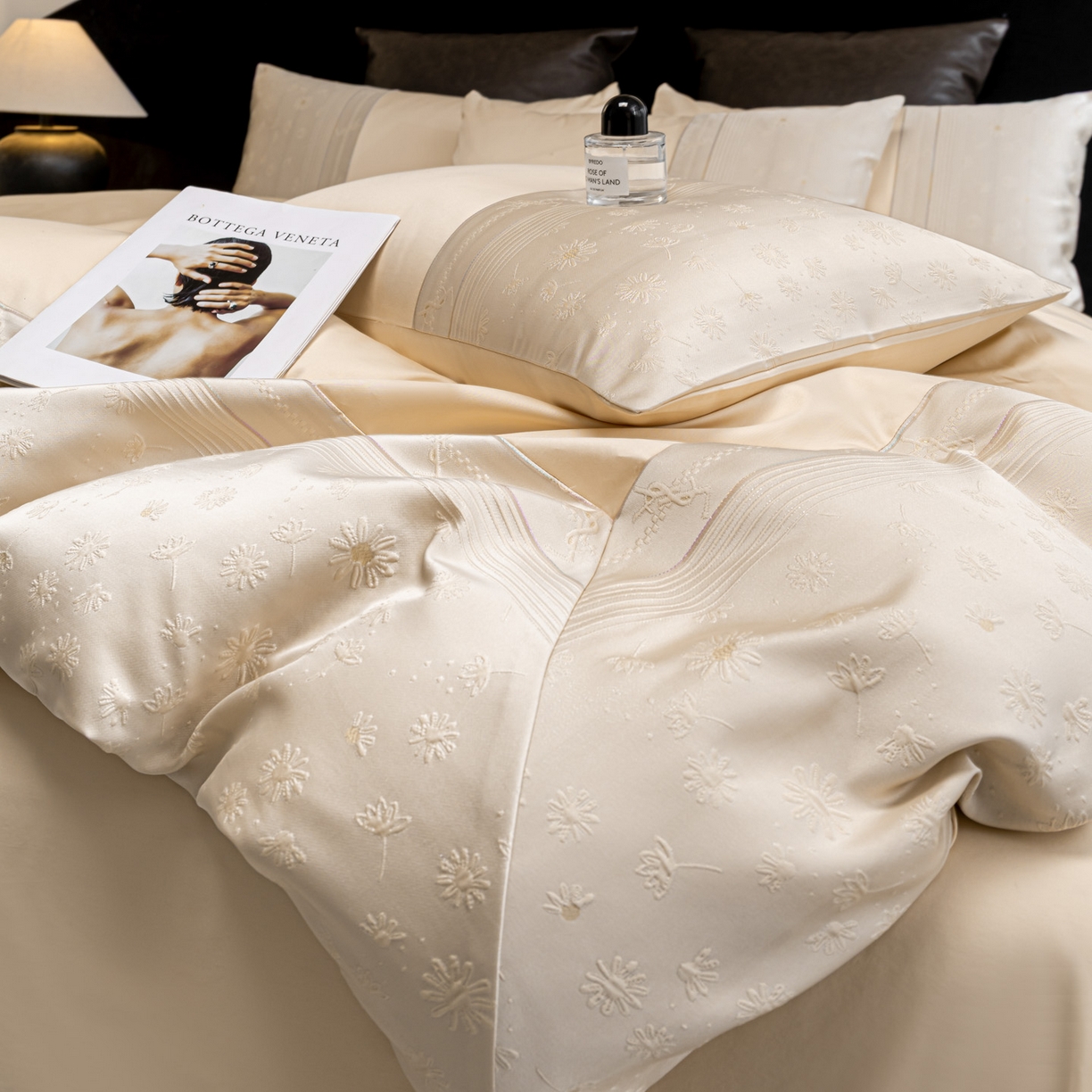 91家纺网 家纺一手货源 找家纺 女子家纺 2026春夏新款全棉纯棉刺绣拼角四件套-缦悦系列 缦悦-香槟色